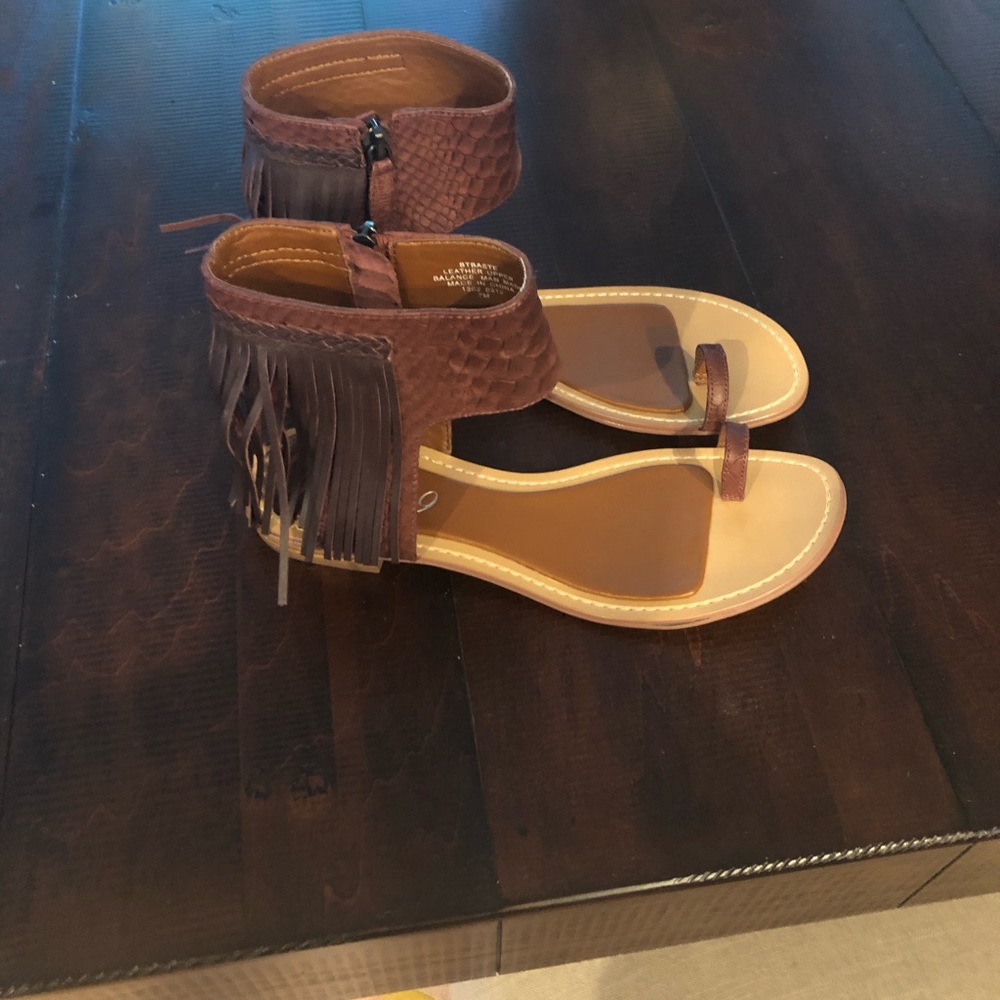 · Brand: Boutique 9 fringe Sandals shoe